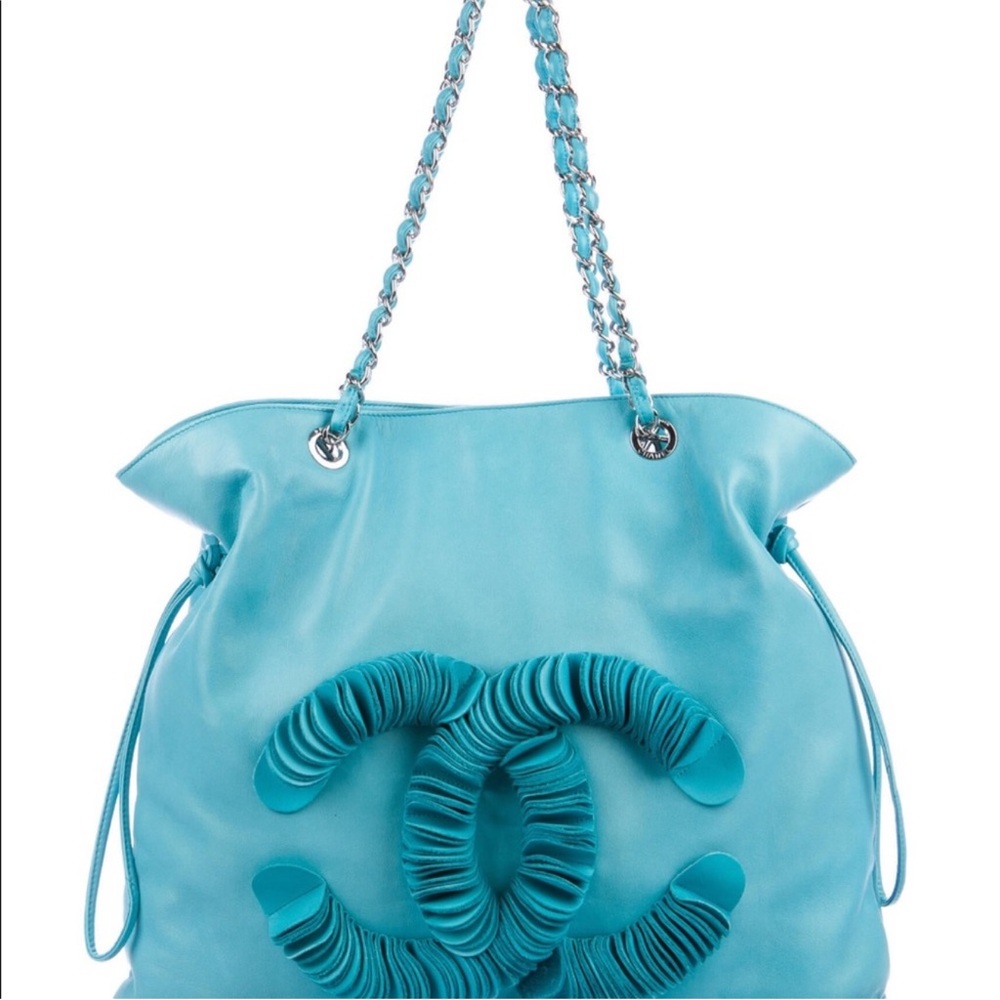 Chanel Turquoise Leather Shoulder Bag - Picture 2 of 13